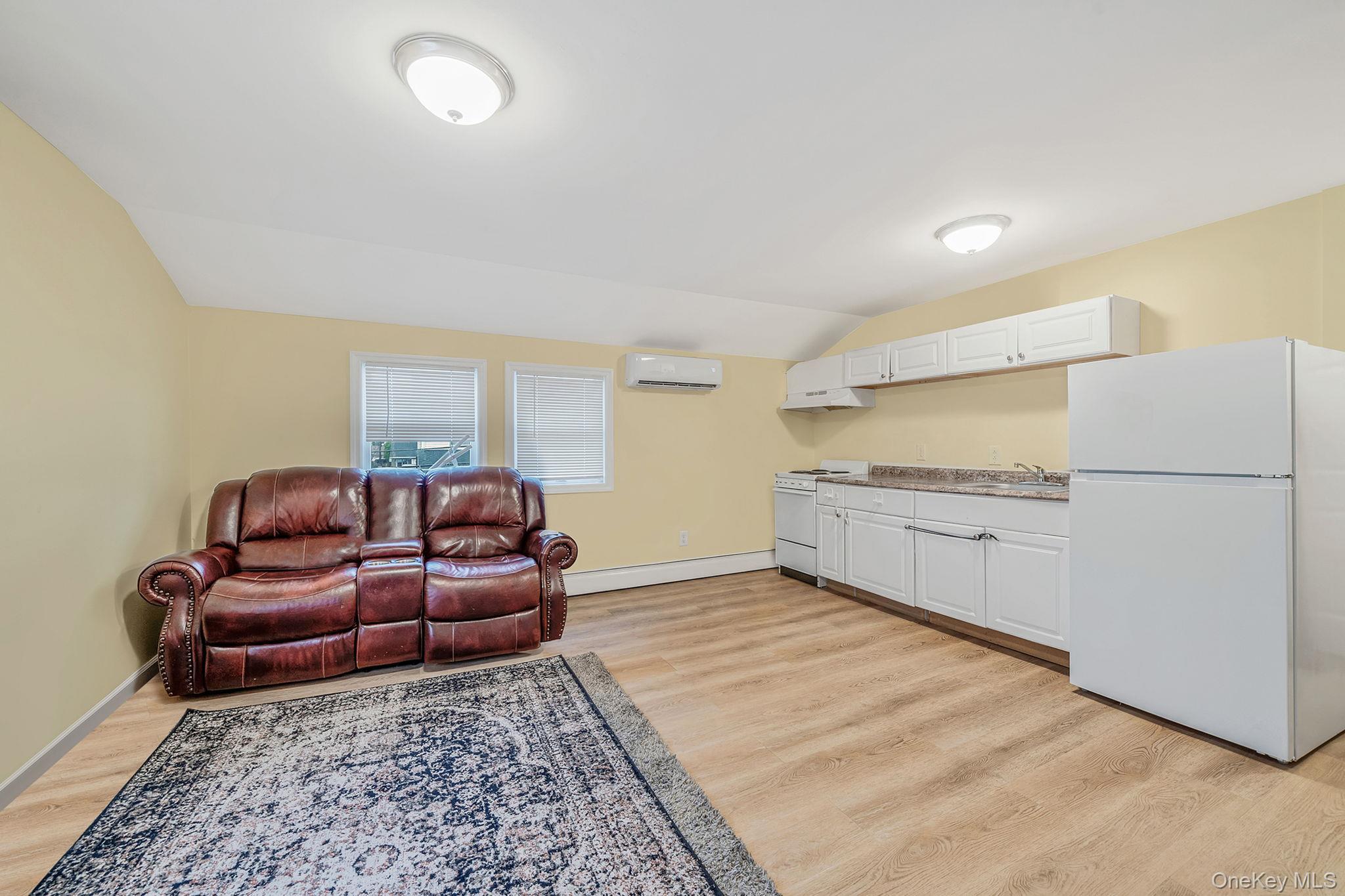 Single Family Bent  Nassau County, NY 11756, MLS-974380-15