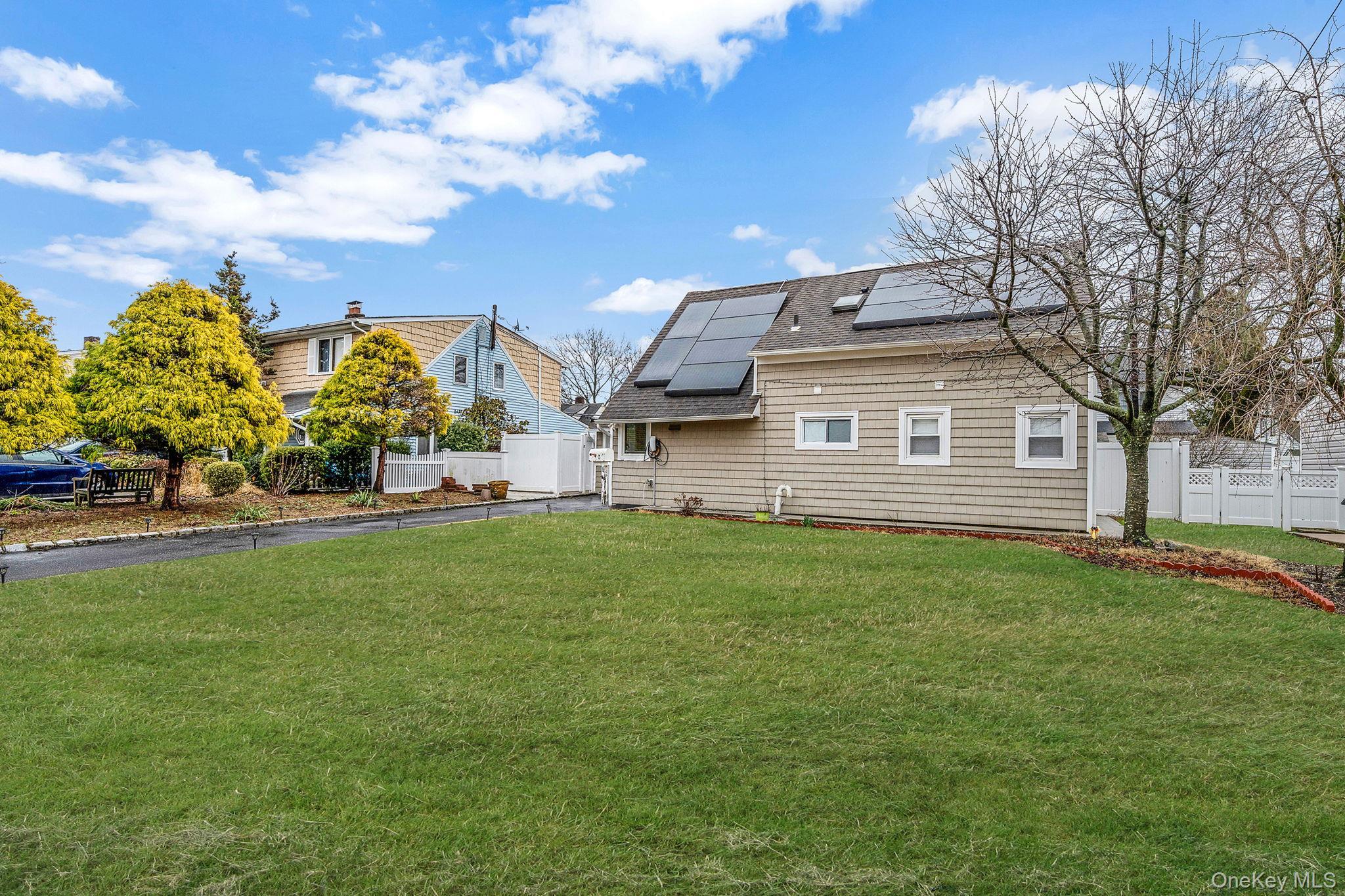 Single Family Bent  Nassau County, NY 11756, MLS-974380-2