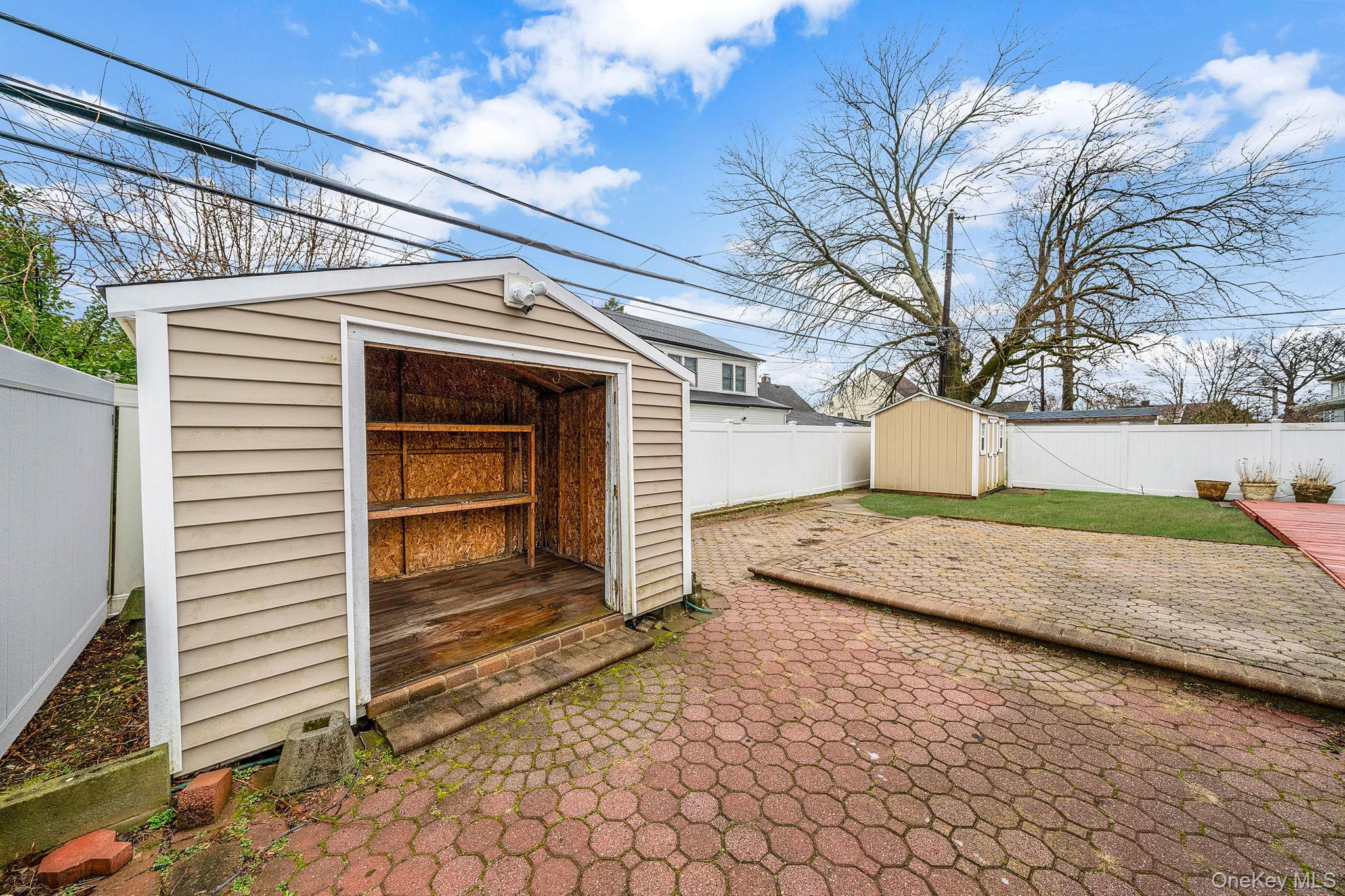 Single Family Bent  Nassau County, NY 11756, MLS-974380-20