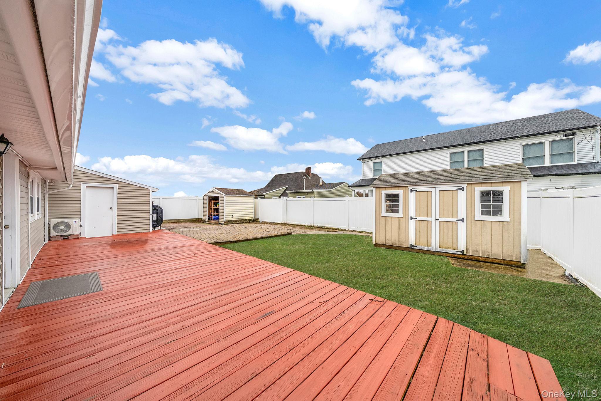 Single Family Bent  Nassau County, NY 11756, MLS-974380-21