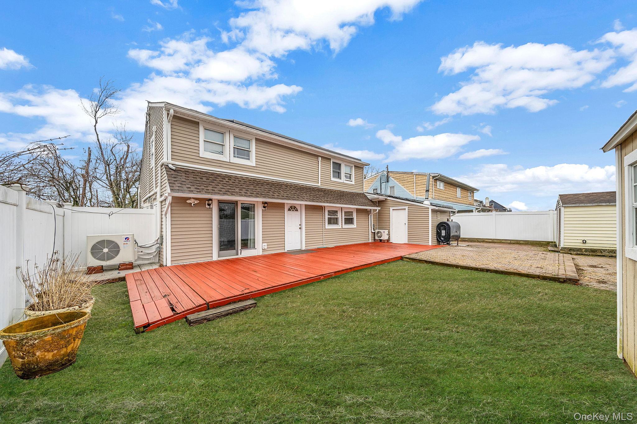 Single Family Bent  Nassau County, NY 11756, MLS-974380-22