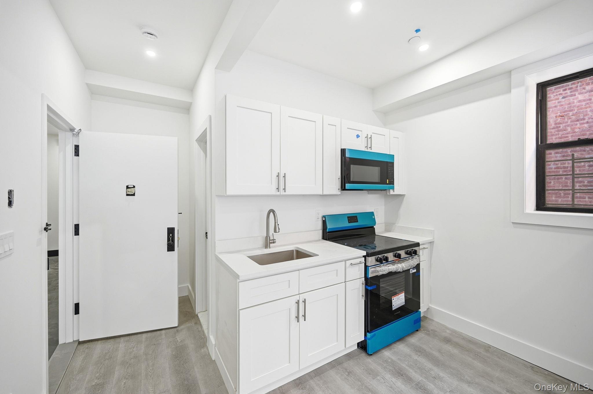 Commercial Sale Muliner  Bronx, NY 10462, MLS-974393-21