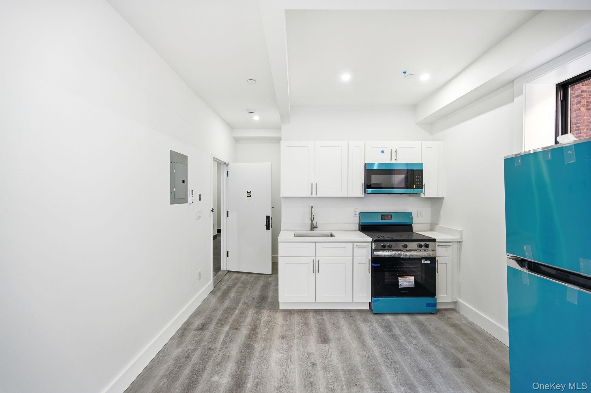 Commercial Sale Muliner  Bronx, NY 10462, MLS-974393-22