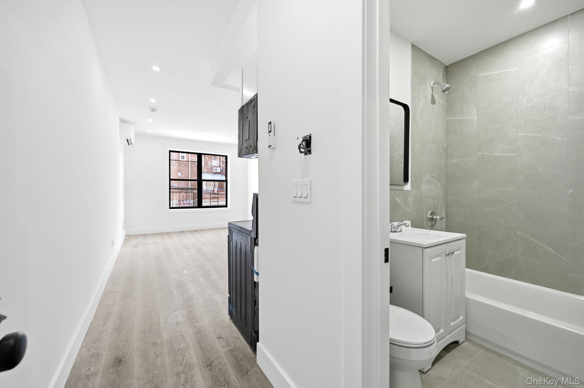 Commercial Sale Muliner  Bronx, NY 10462, MLS-974393-25