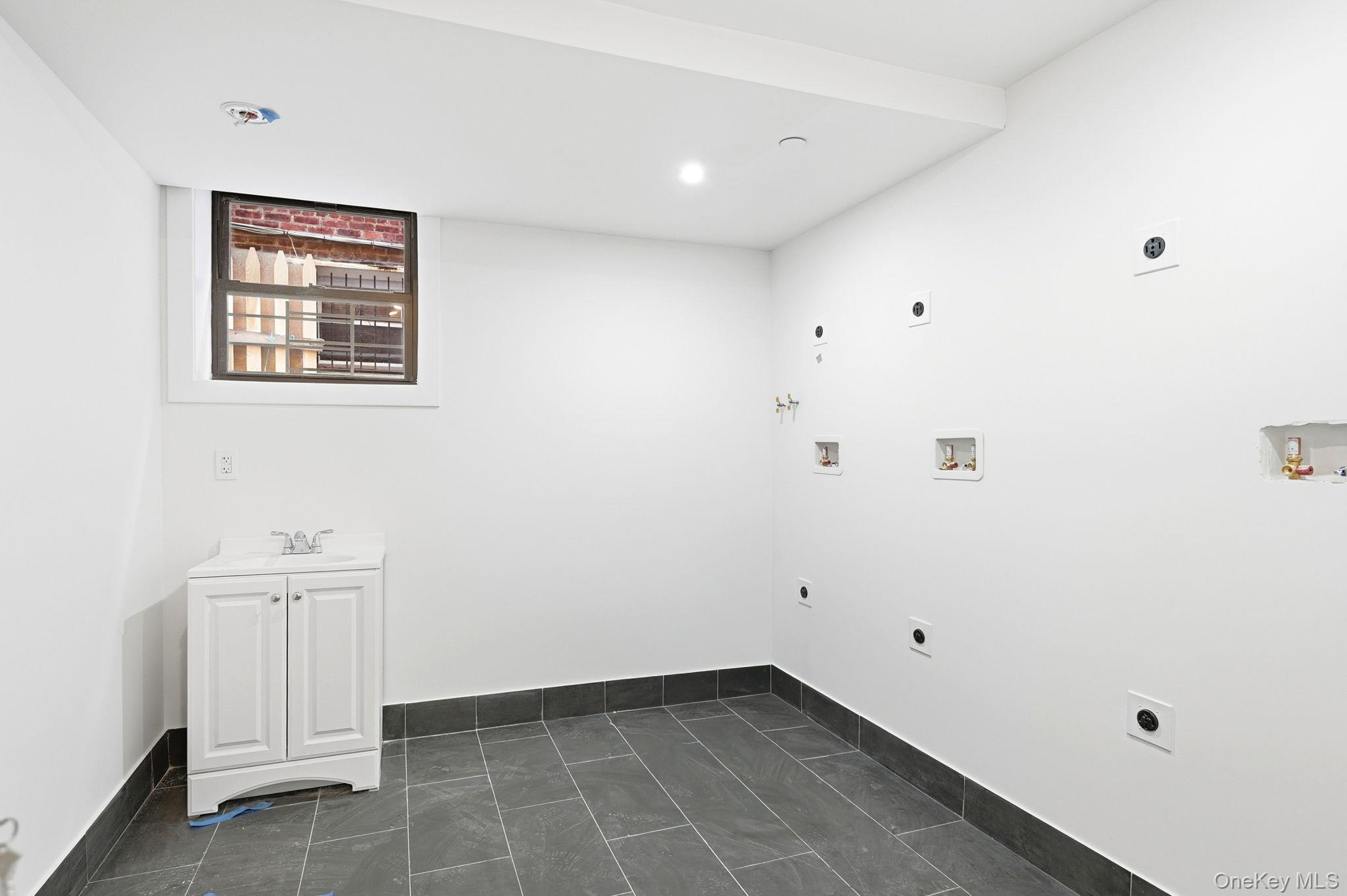 Commercial Sale Muliner  Bronx, NY 10462, MLS-974393-30