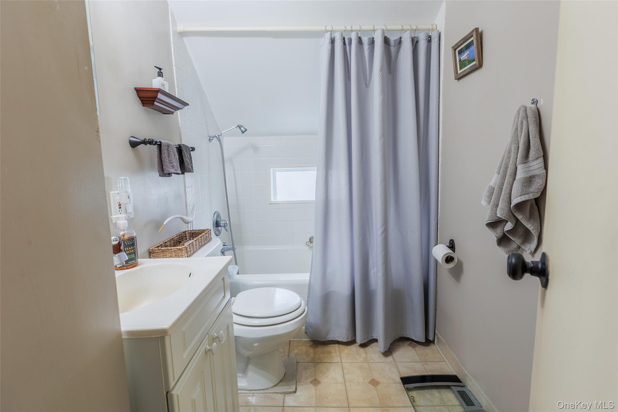 Single Family Wall  Suffolk County, NY 11730, MLS-974397-10