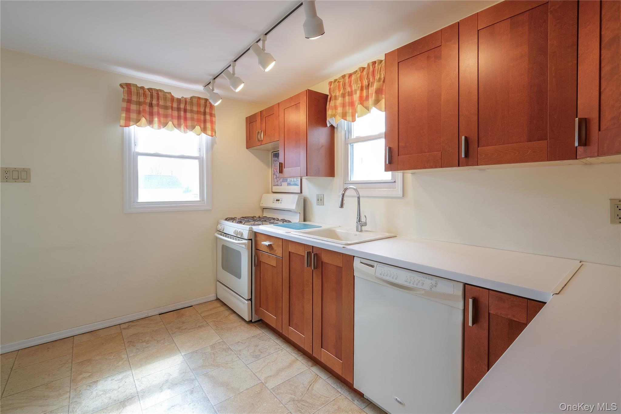 Single Family Dubois  Nassau County, NY 11581, MLS-974410-12