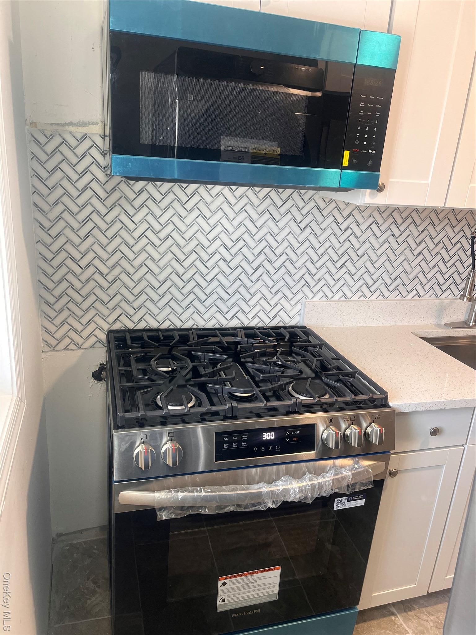 Condo Adams Suffolk County, NY 11722, MLS-974424-8