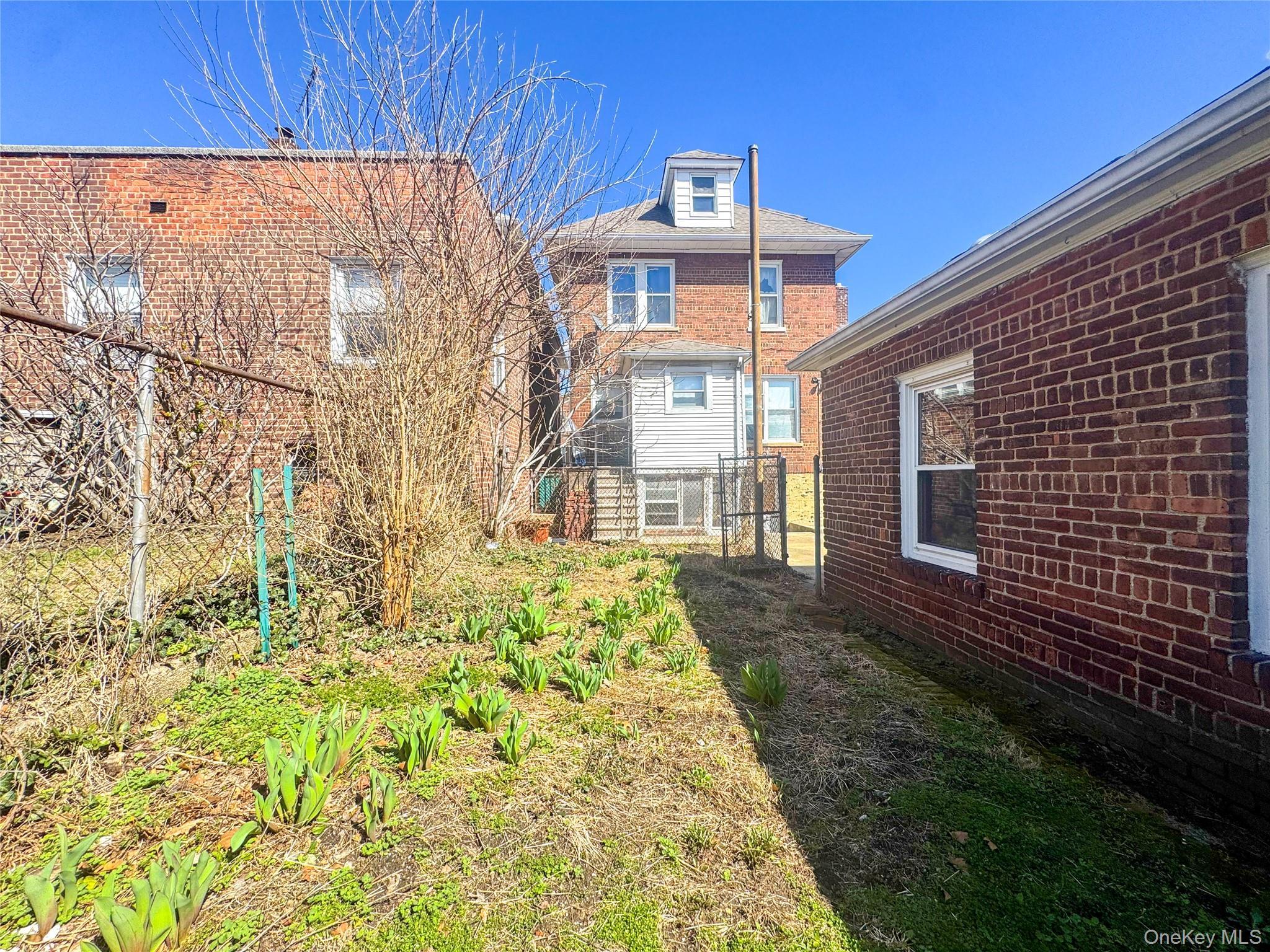 Single Family Haight  Bronx, NY 10461, MLS-974440-22