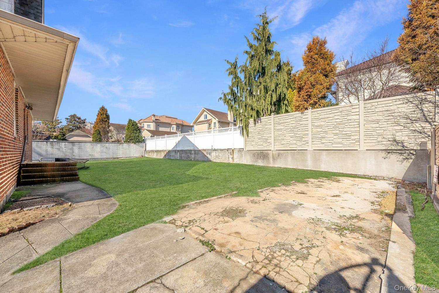 Single Family Center  Queens, NY 11357, MLS-974441-7