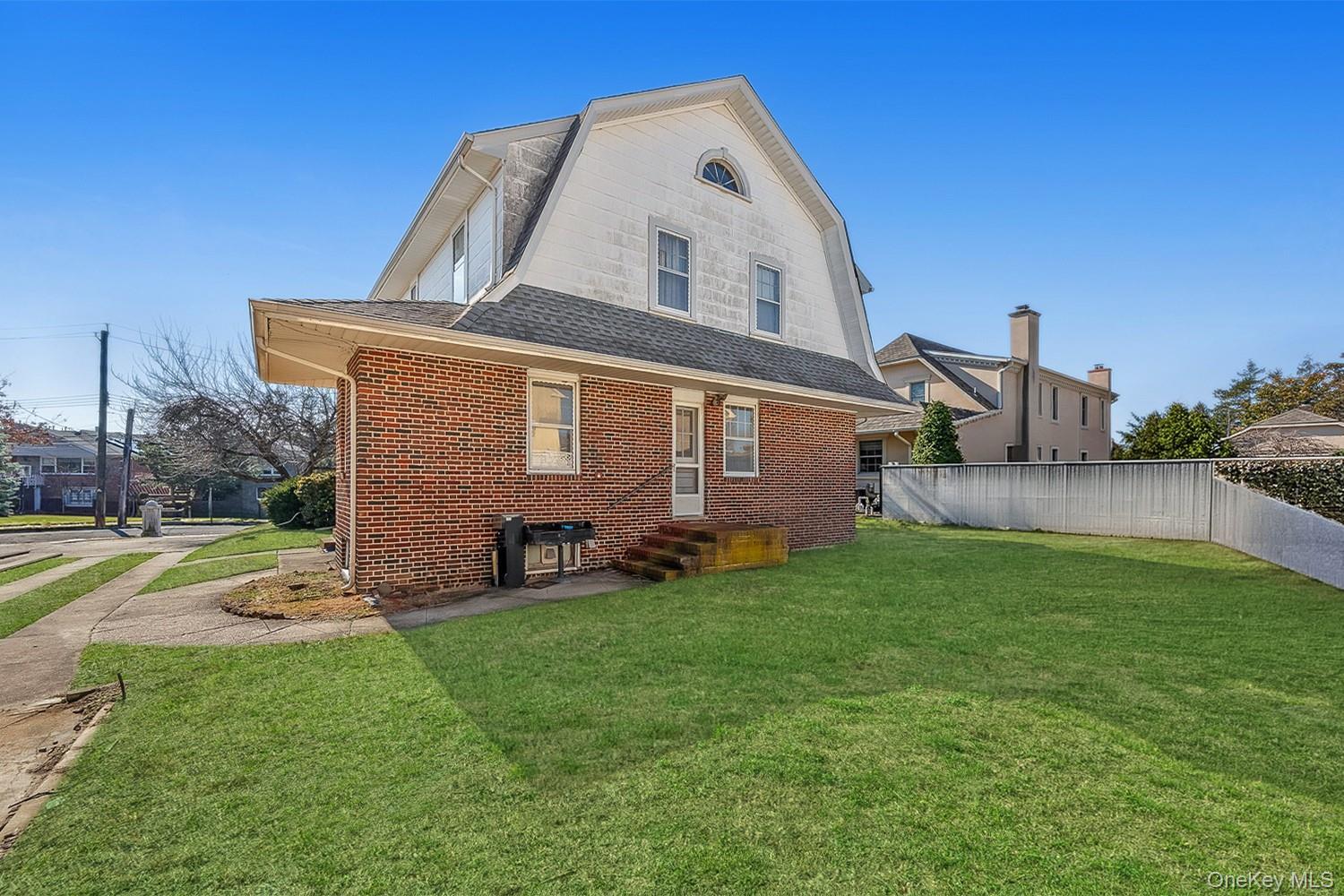 Single Family Center  Queens, NY 11357, MLS-974441-8