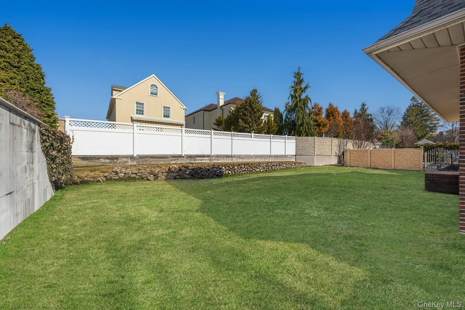 Single Family Center  Queens, NY 11357, MLS-974441-9