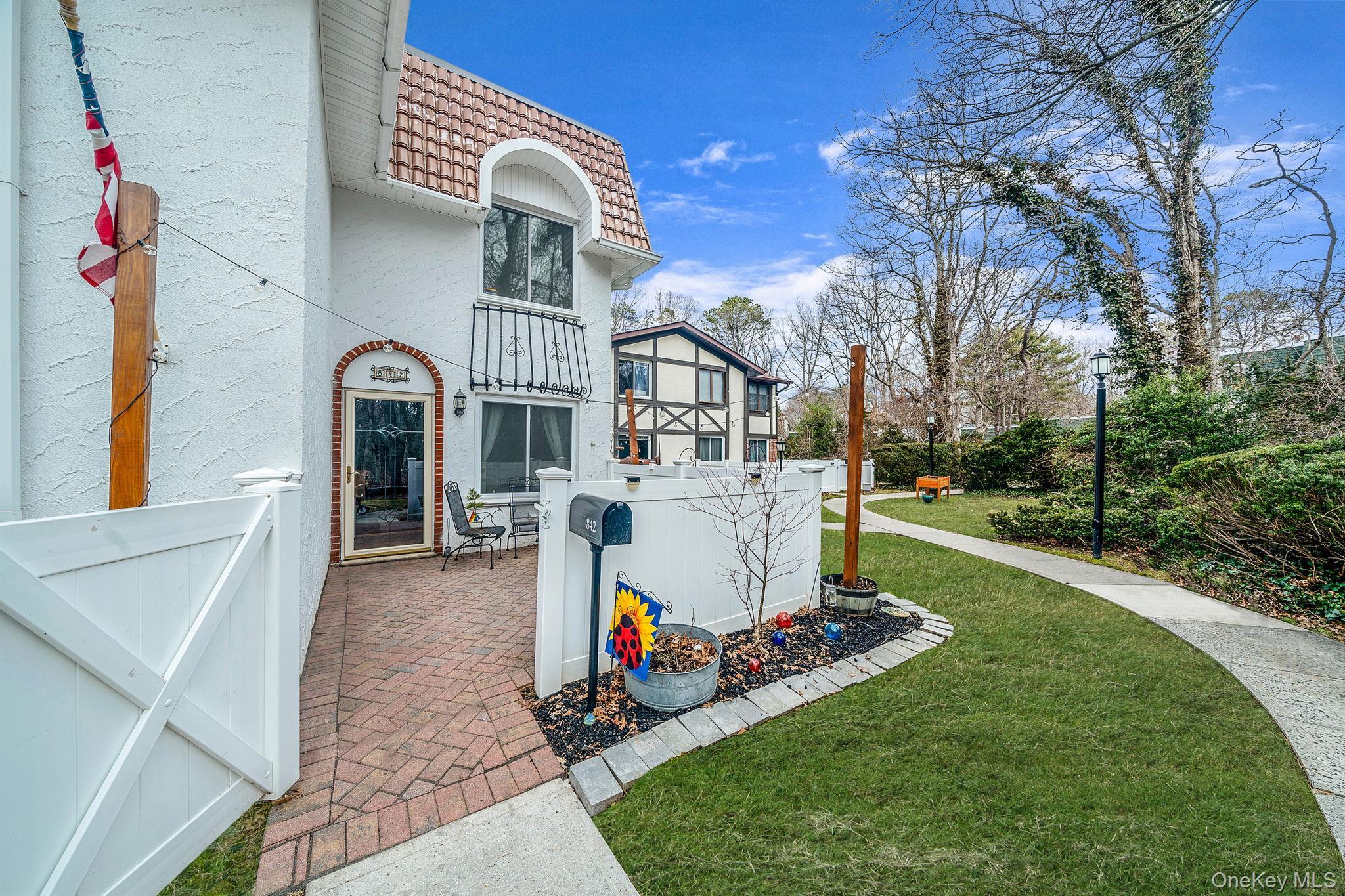 Condo Golf Suffolk County, NY 11763, MLS-974444-2