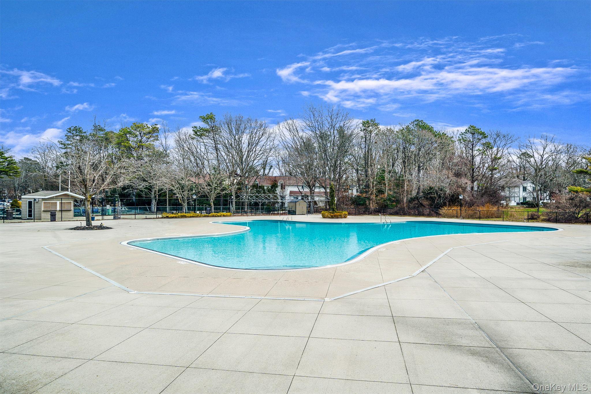 Condo Golf Suffolk County, NY 11763, MLS-974444-20