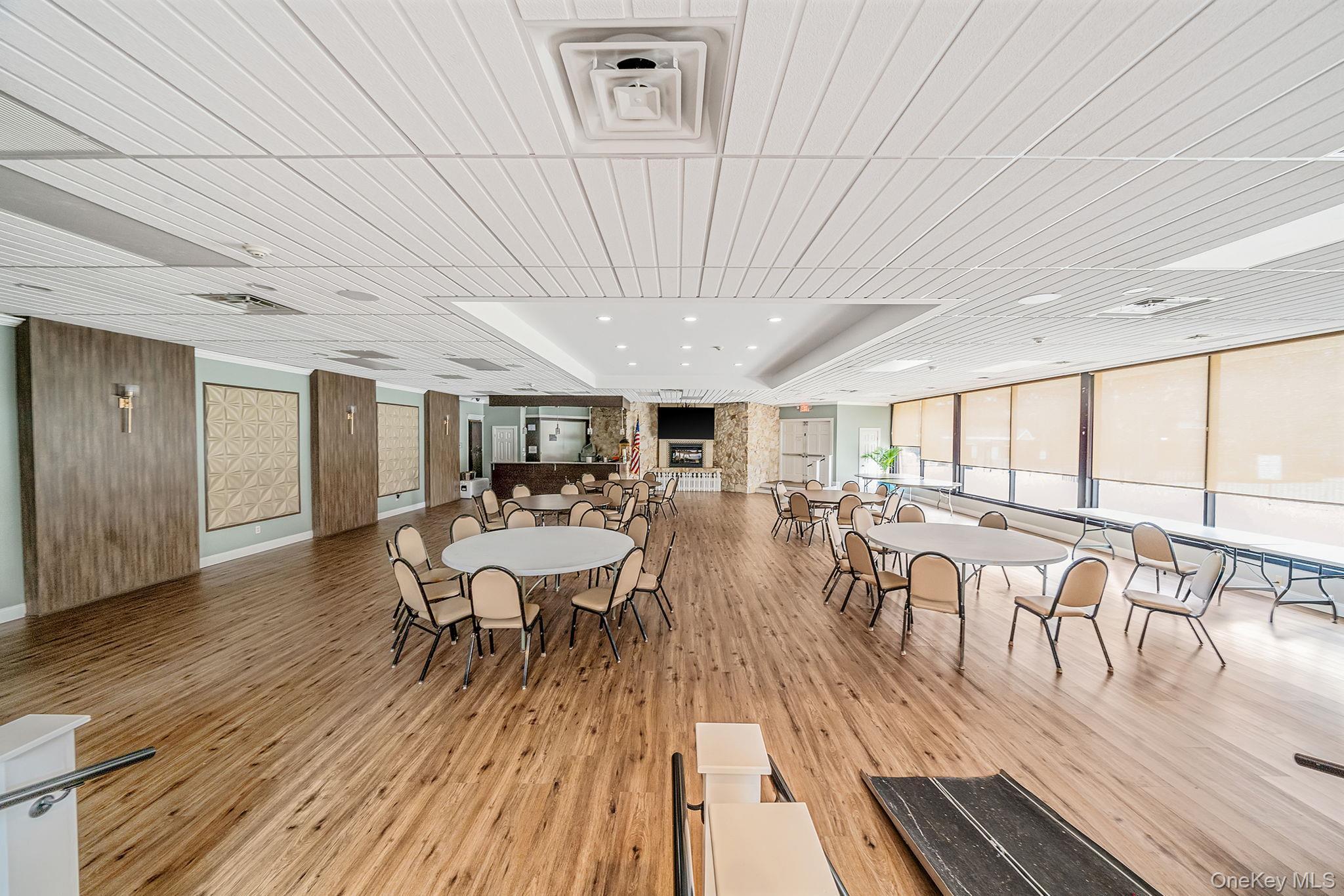 Condo Golf Suffolk County, NY 11763, MLS-974444-23