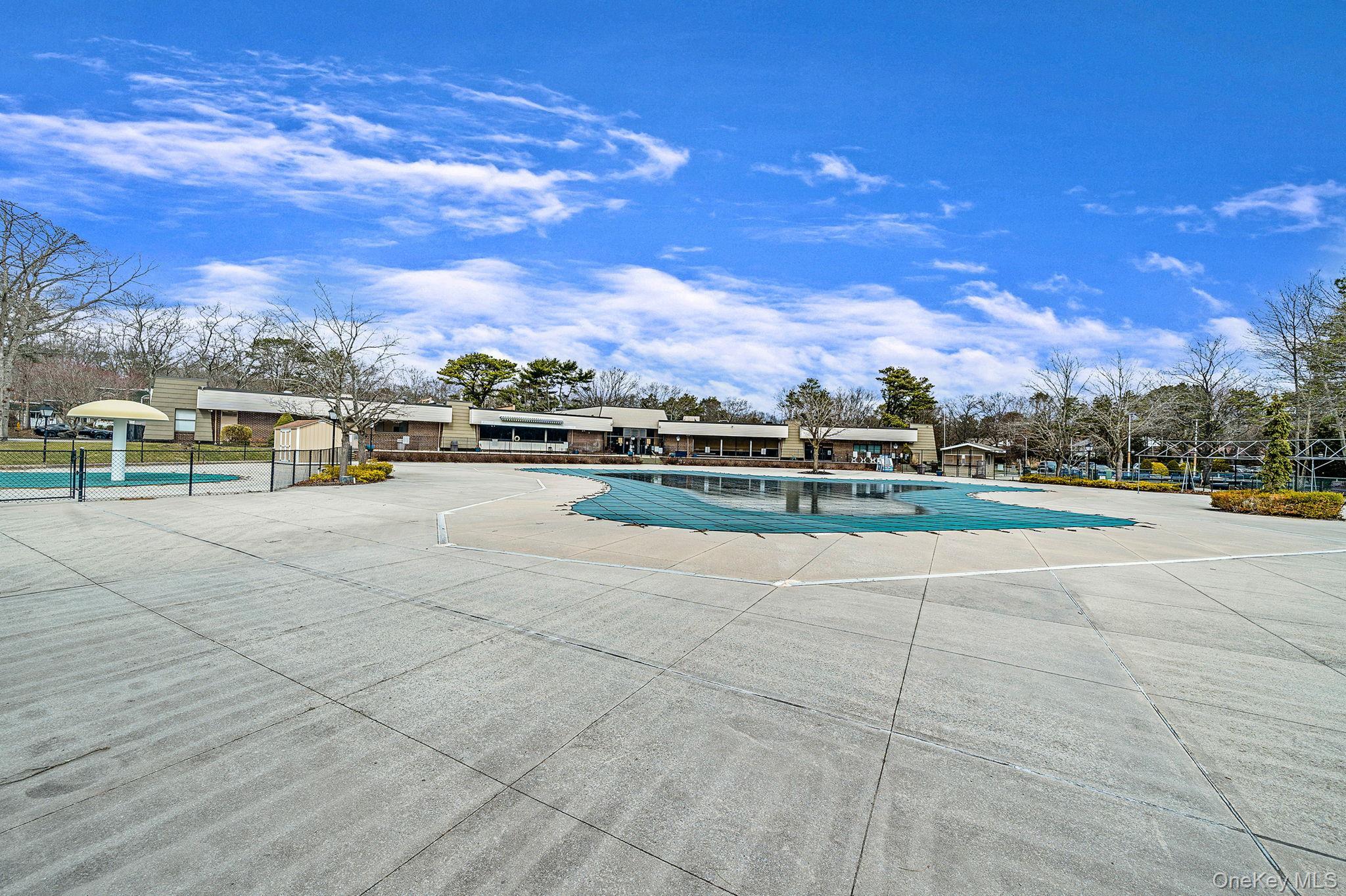 Condo Golf Suffolk County, NY 11763, MLS-974444-28