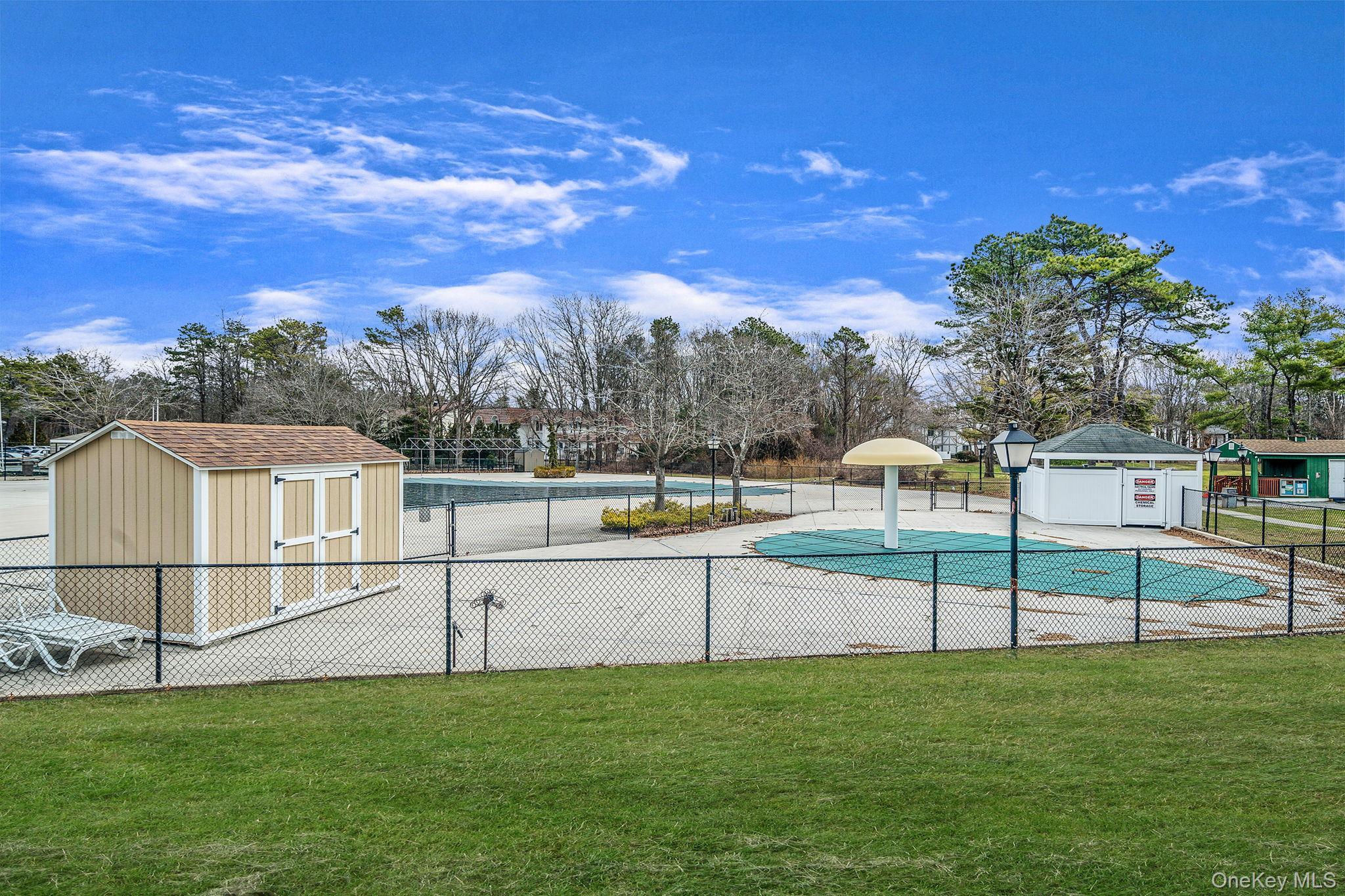 Condo Golf Suffolk County, NY 11763, MLS-974444-29