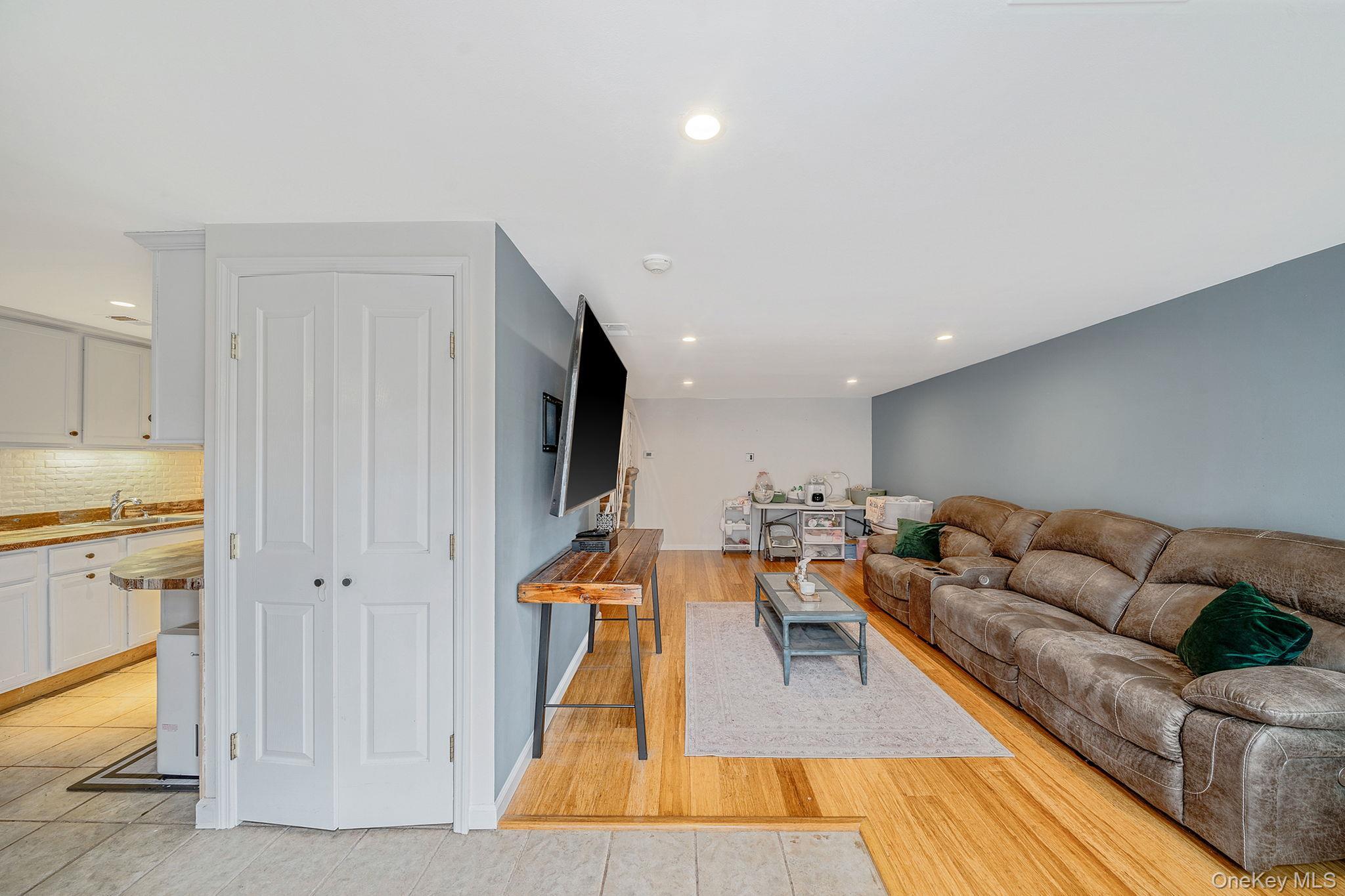 Condo Golf Suffolk County, NY 11763, MLS-974444-3