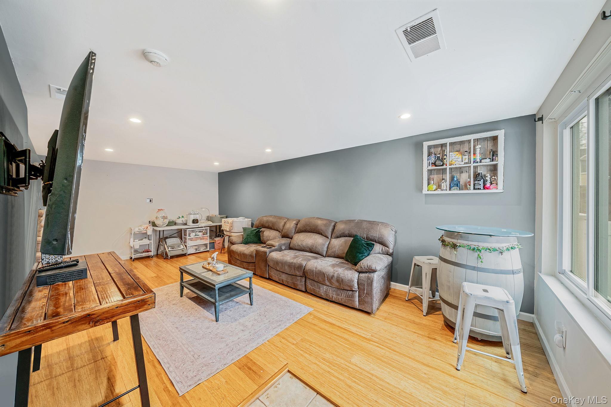 Condo Golf Suffolk County, NY 11763, MLS-974444-4