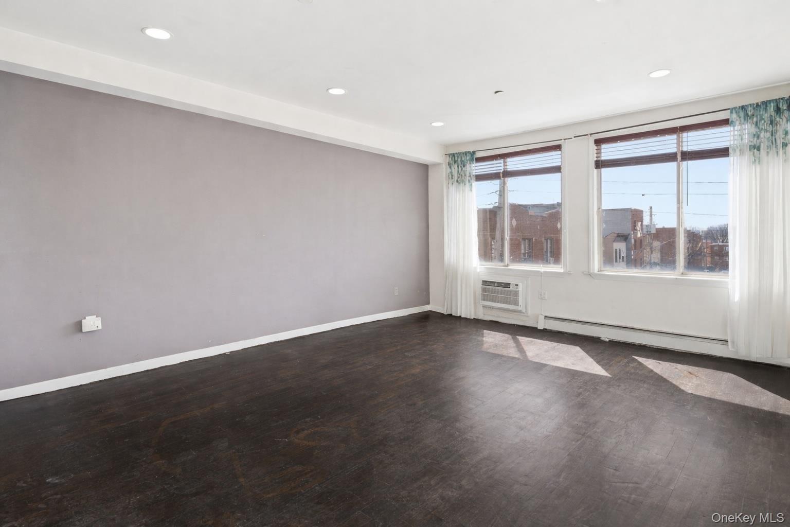 Single Family 213th  Bronx, NY 10467, MLS-974460-4