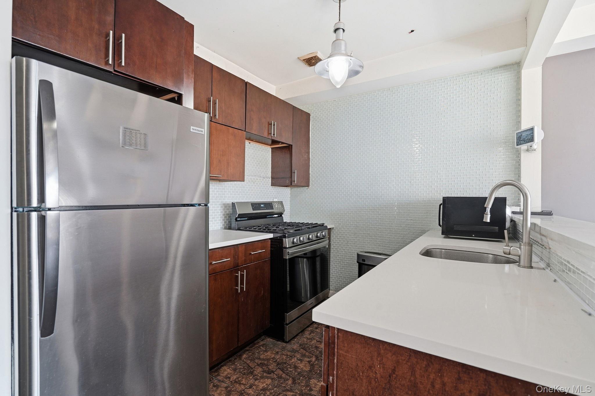 Single Family 213th  Bronx, NY 10467, MLS-974460-7
