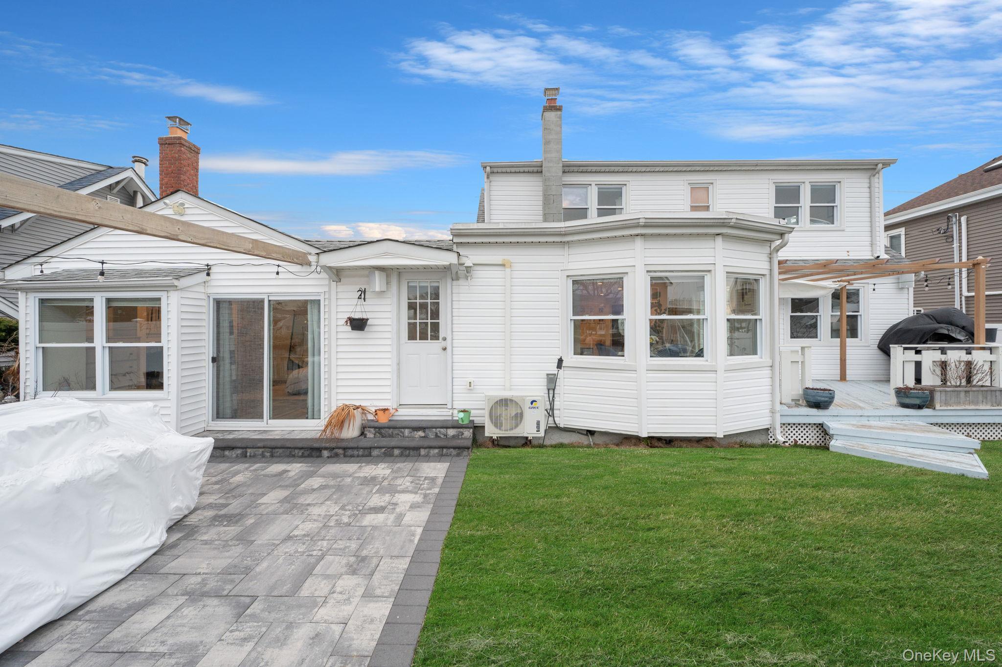 Single Family 9th  Suffolk County, NY 11757, MLS-974495-28