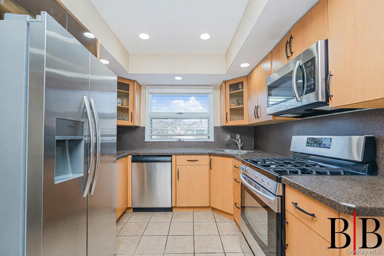 Single Family Crystal Staten Island, NY 10302, MLS-974504-10