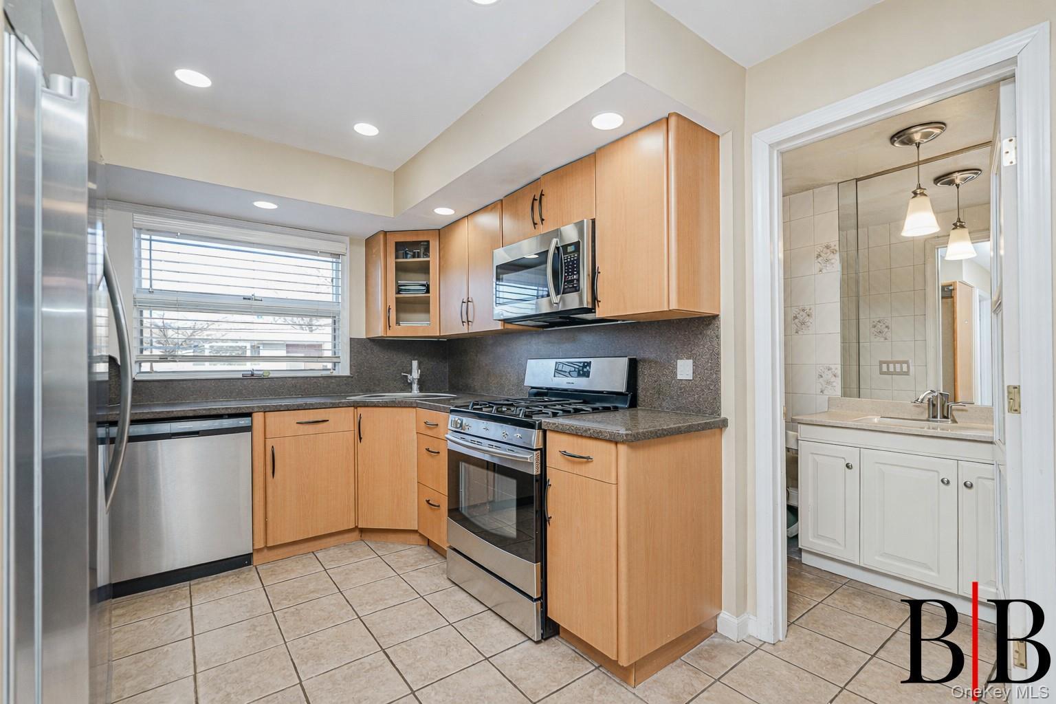 Single Family Crystal Staten Island, NY 10302, MLS-974504-11