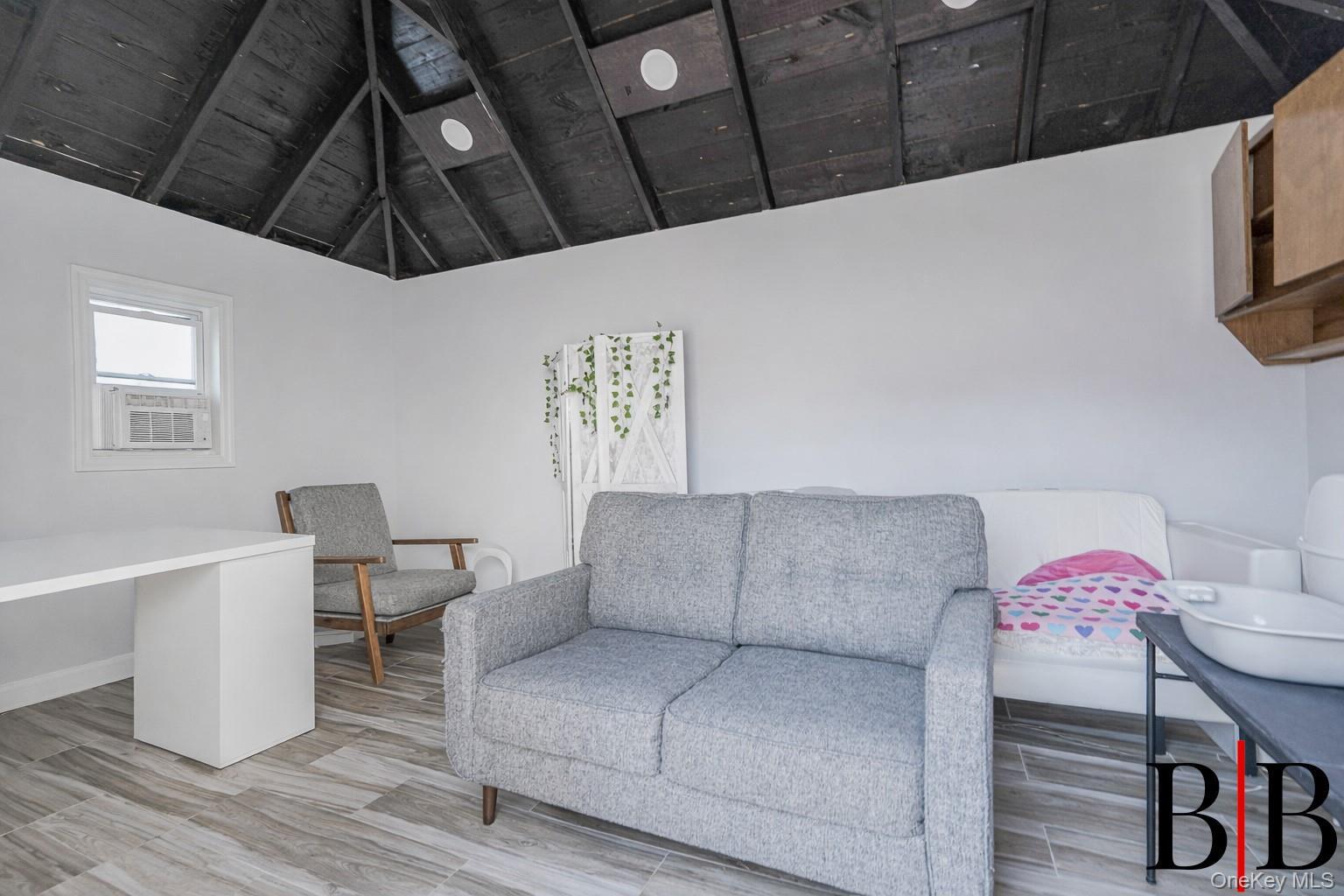 Single Family Crystal Staten Island, NY 10302, MLS-974504-25