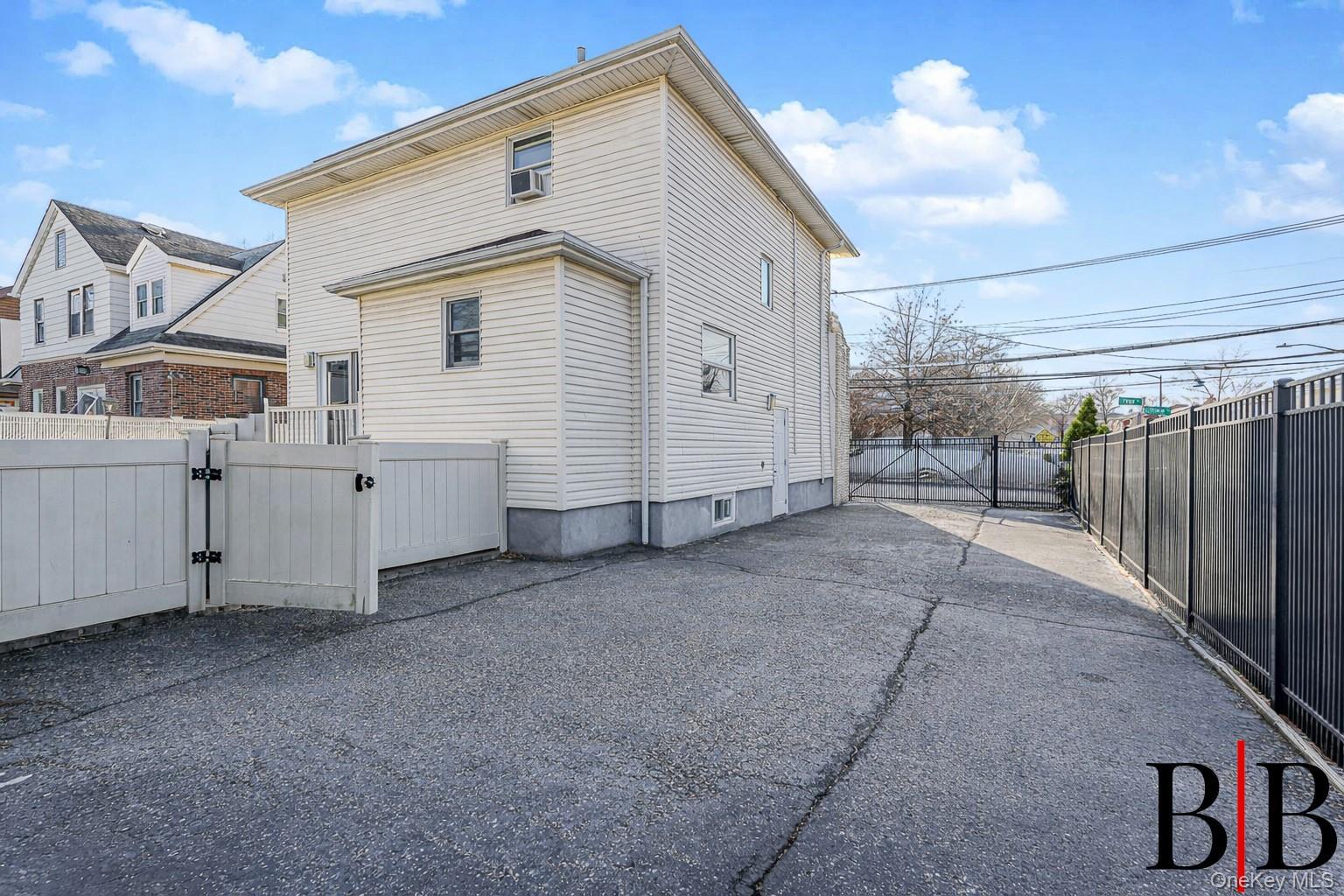 Single Family Crystal Staten Island, NY 10302, MLS-974504-27