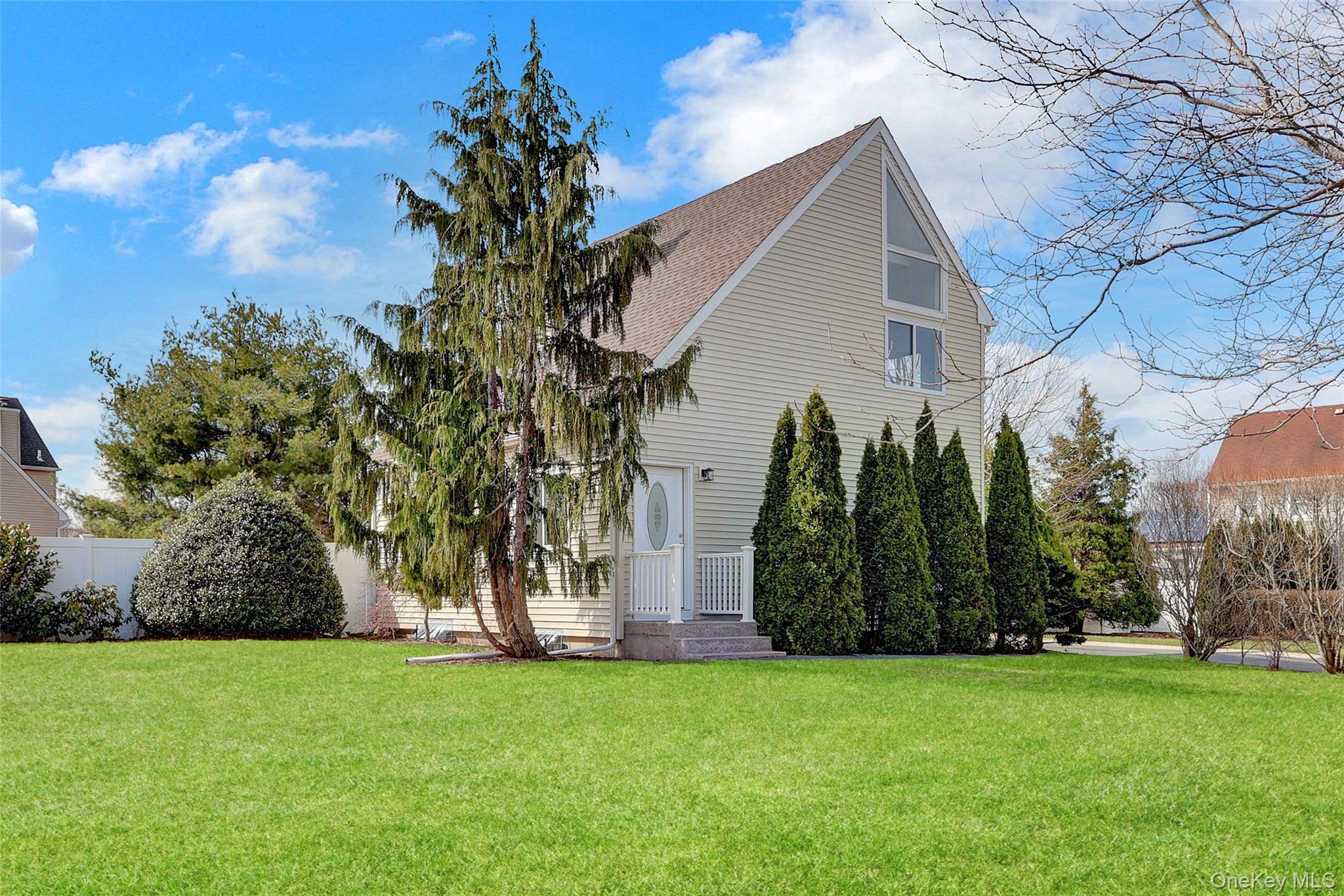 Single Family Roan  Suffolk County, NY 11901, MLS-974507-2