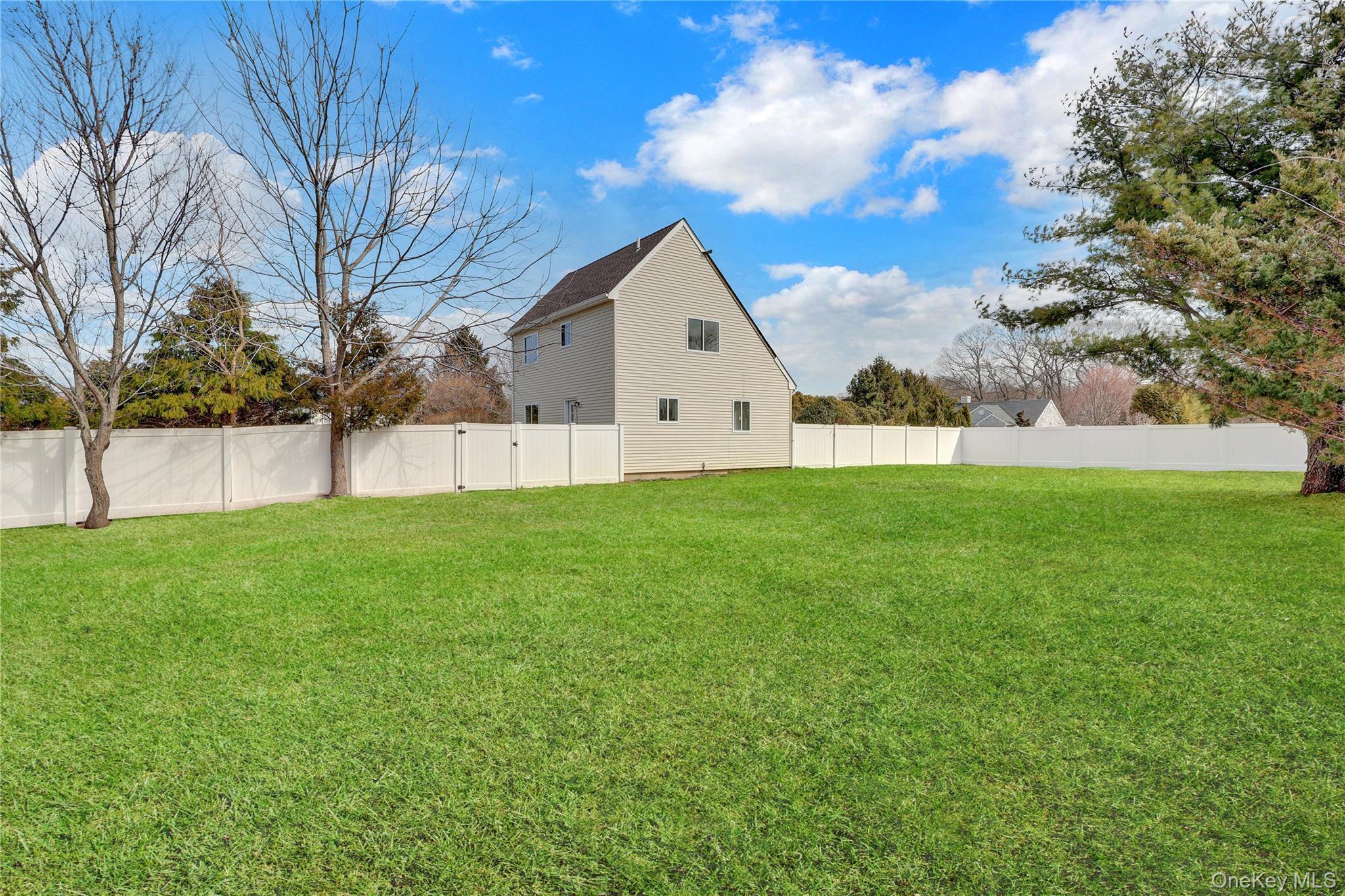 Single Family Roan  Suffolk County, NY 11901, MLS-974507-21