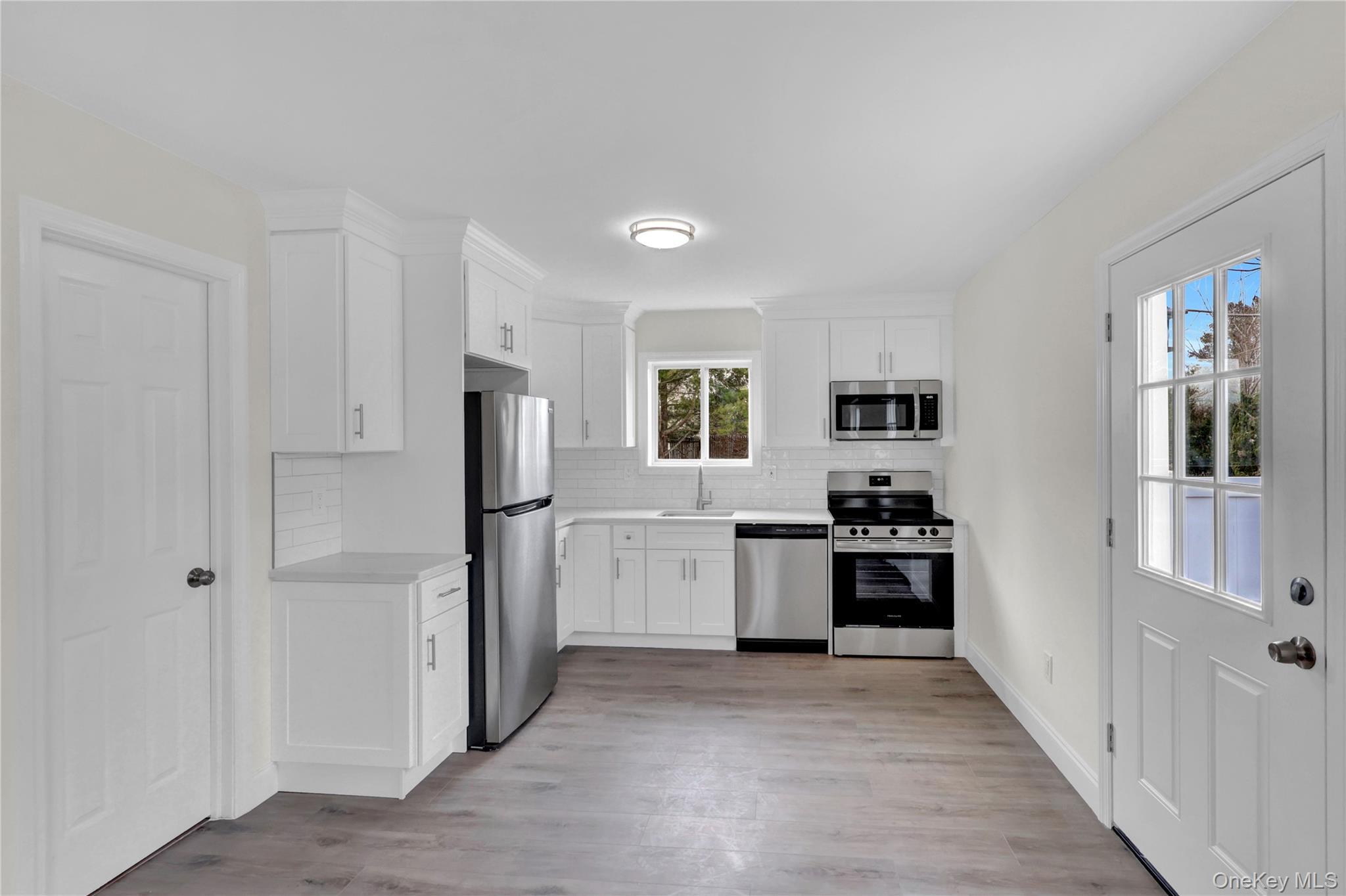 Single Family Roan  Suffolk County, NY 11901, MLS-974507-8