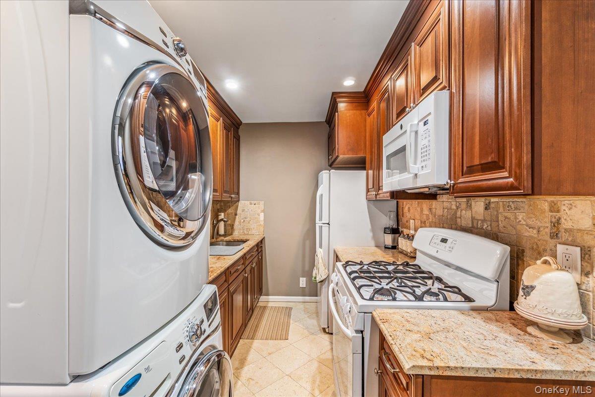 Coop 160th  Queens, NY 11357, MLS-974514-5