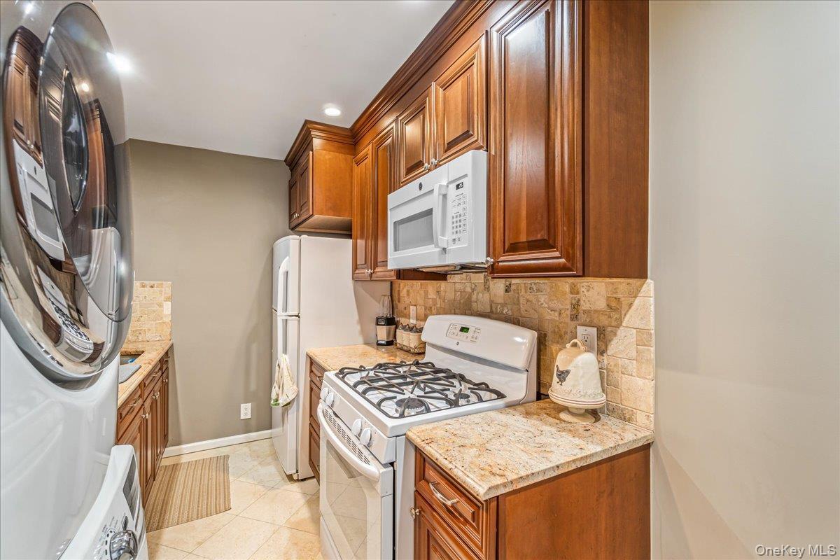 Coop 160th  Queens, NY 11357, MLS-974514-7