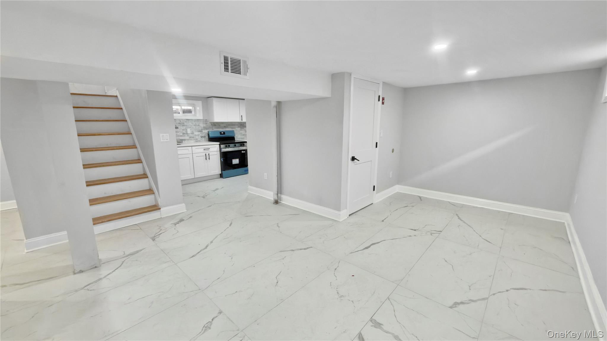 Single Family Sewell  Nassau County, NY 11550, MLS-974528-37