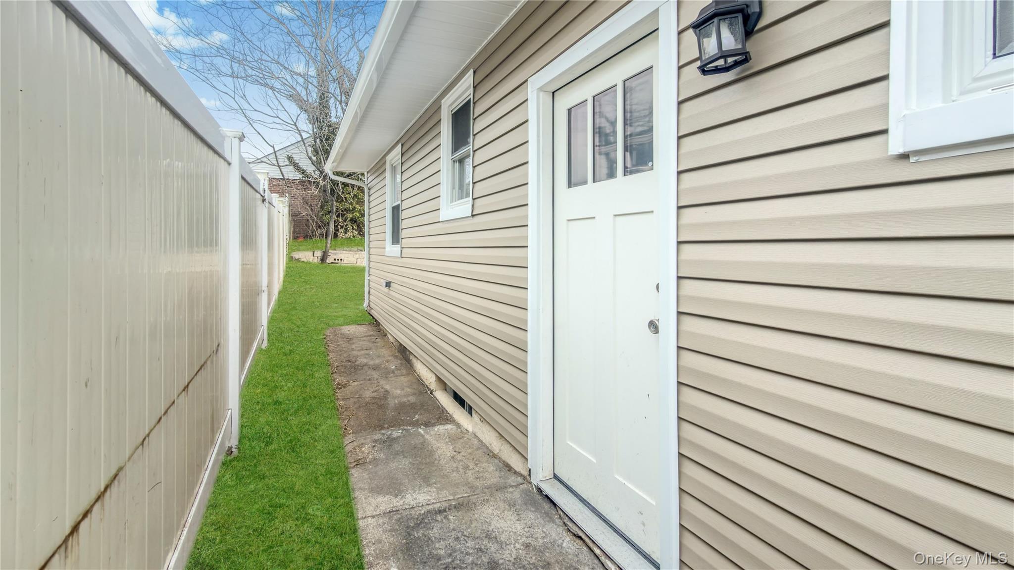 Single Family Sewell  Nassau County, NY 11550, MLS-974528-44
