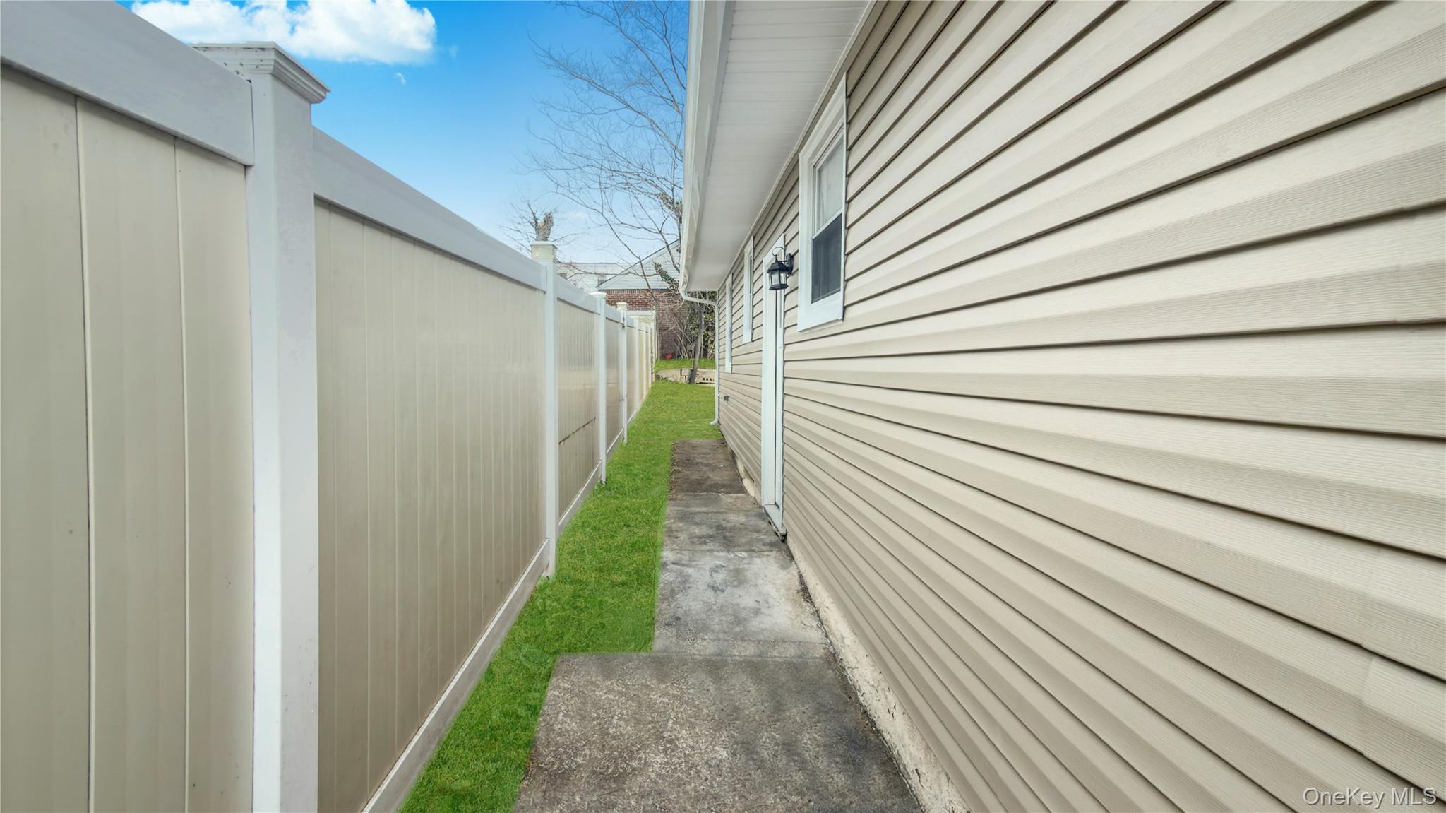 Single Family Sewell  Nassau County, NY 11550, MLS-974528-46