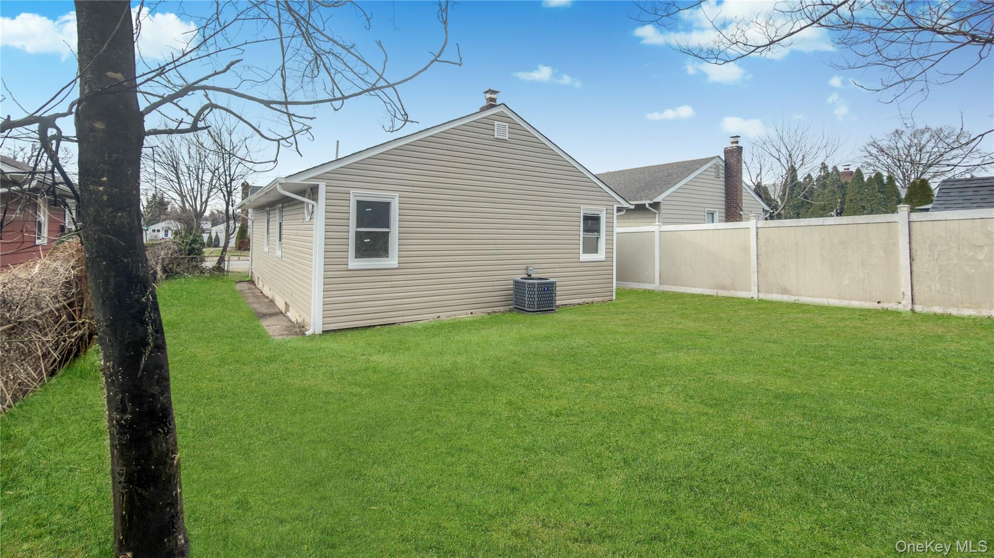 Single Family Sewell  Nassau County, NY 11550, MLS-974528-49