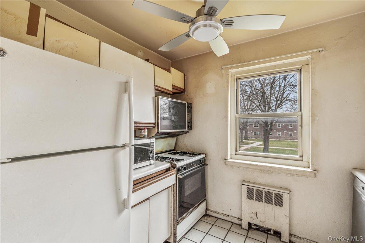 Coop Melbourne  Queens, NY 11367, MLS-974561-11