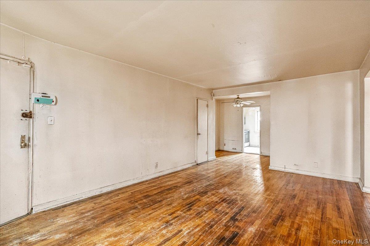 Coop Melbourne  Queens, NY 11367, MLS-974561-3