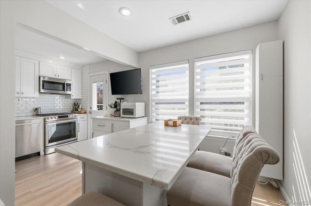 Condo Grand  Nassau County, NY 11510, MLS-974574-11