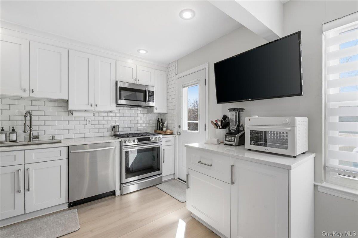 Condo Grand  Nassau County, NY 11510, MLS-974574-12