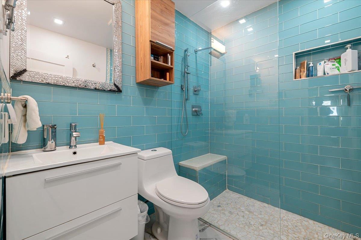 Condo Grand  Nassau County, NY 11510, MLS-974574-18