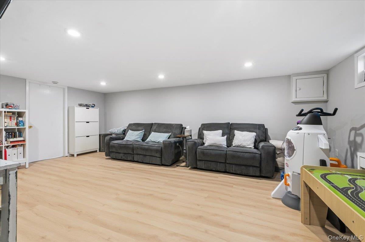 Condo Grand  Nassau County, NY 11510, MLS-974574-20