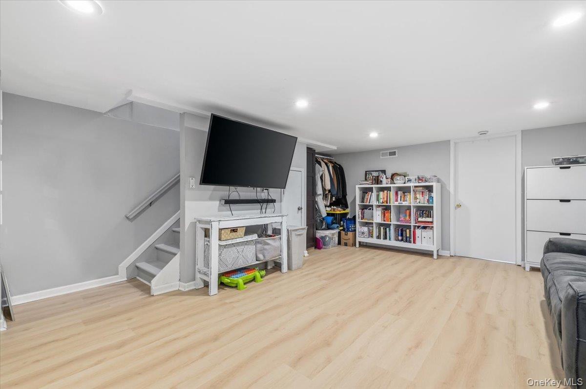 Condo Grand  Nassau County, NY 11510, MLS-974574-21