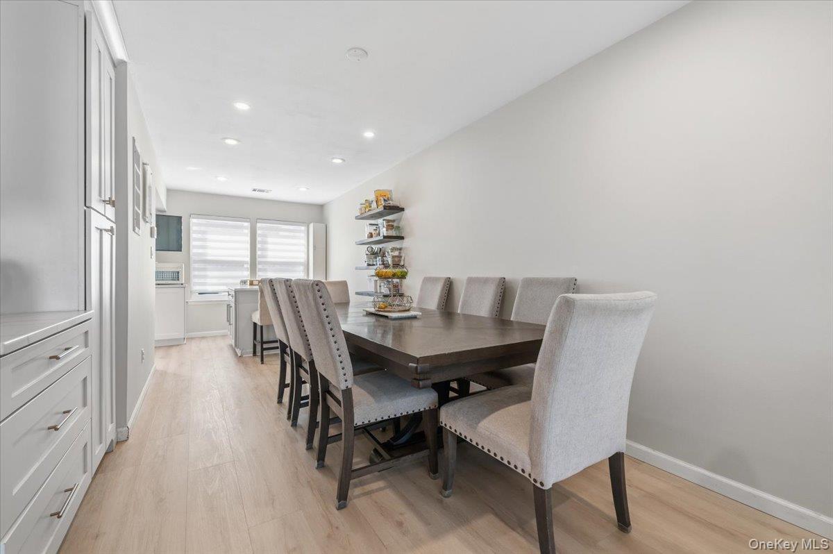 Condo Grand  Nassau County, NY 11510, MLS-974574-5