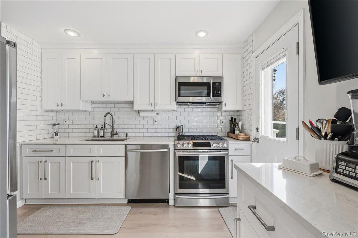 Condo Grand  Nassau County, NY 11510, MLS-974574-8