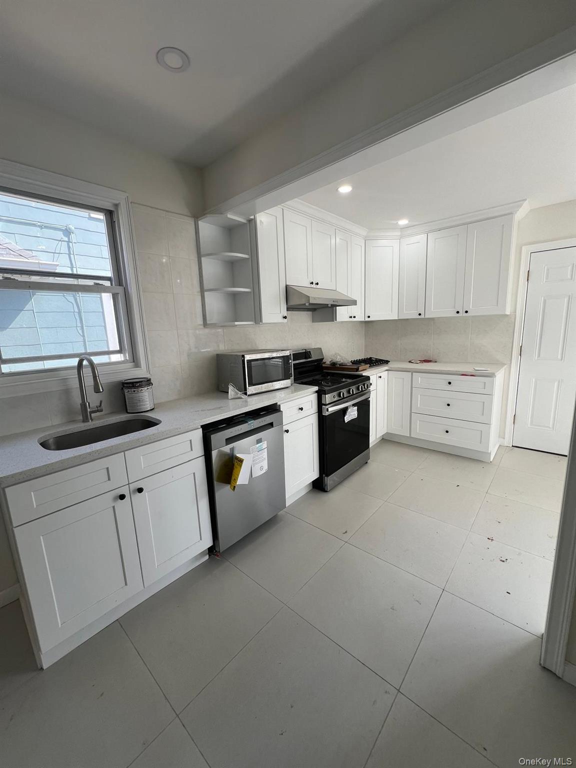 Single Family Sedgwick Bronx, NY 10463, MLS-974580-12