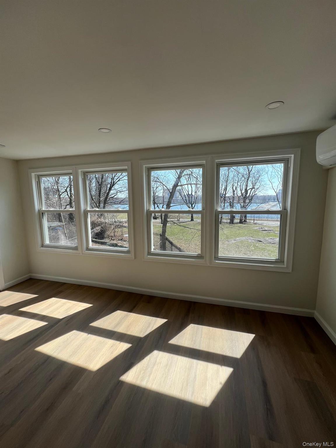 Single Family Sedgwick Bronx, NY 10463, MLS-974580-20